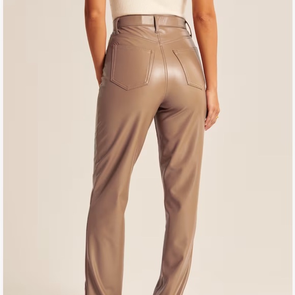 Women's Curve Love Vegan Leather 90s Straight Pants - Picture 2 of 6